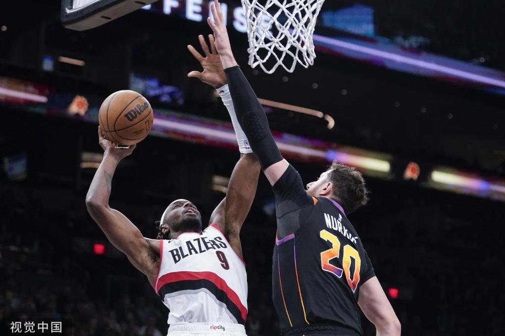 孙颖莎在比 孙颖莎在比